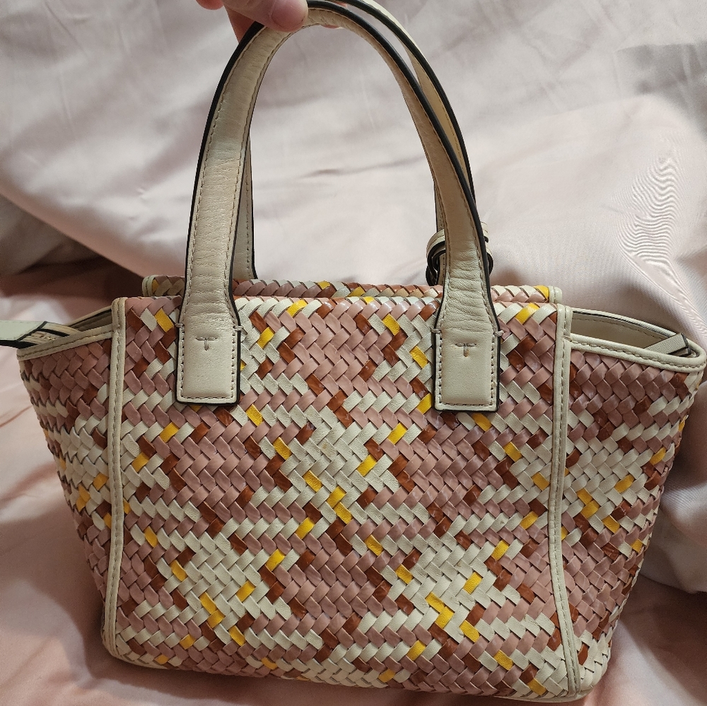 Tory Burch braided leather hand bag with matching wallet. - Picture 7 of 13